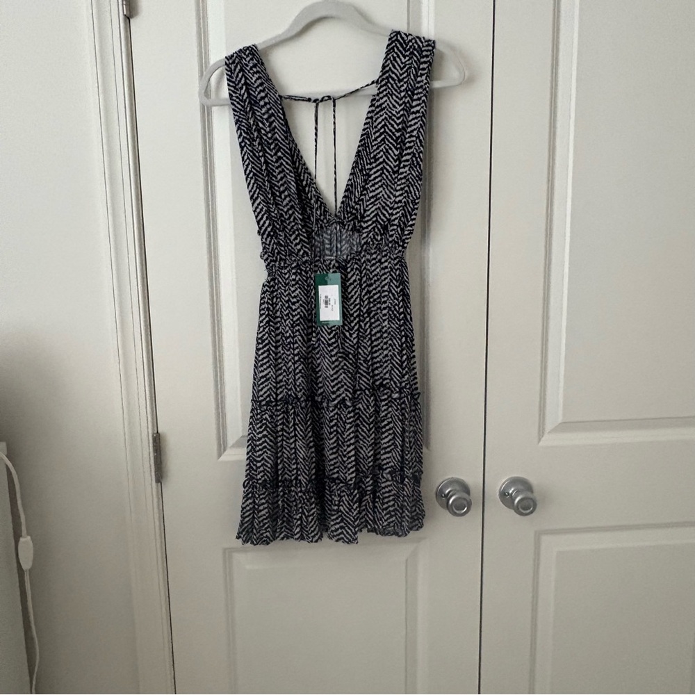 Patterned Dress - Picture 4 of 4